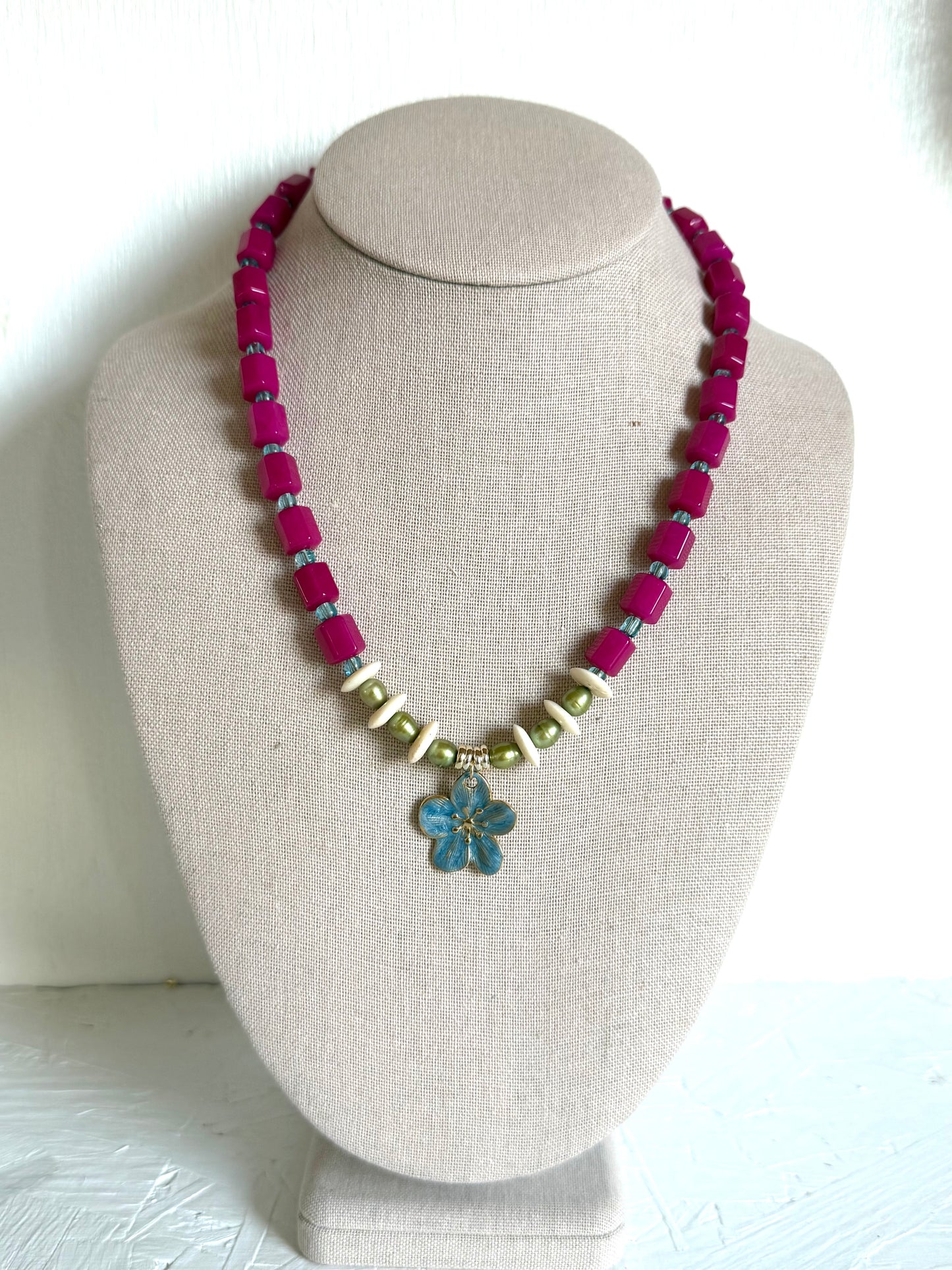 Lana Necklace
