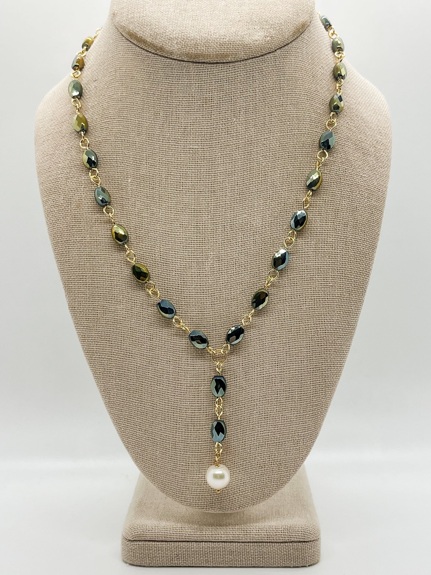 Iridescent pearl drop necklace