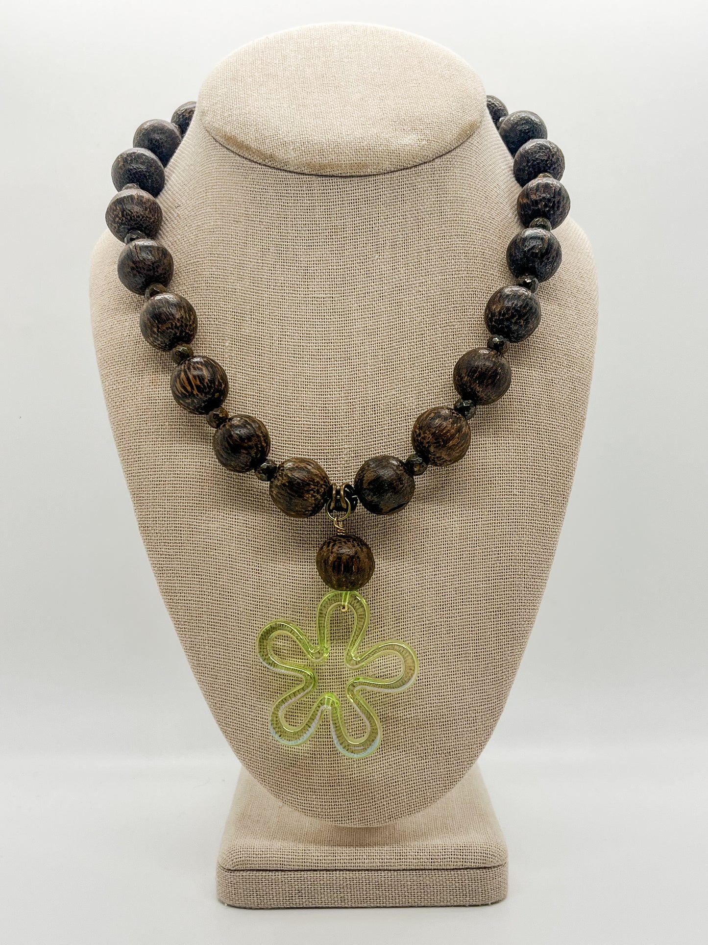 Flower power necklace