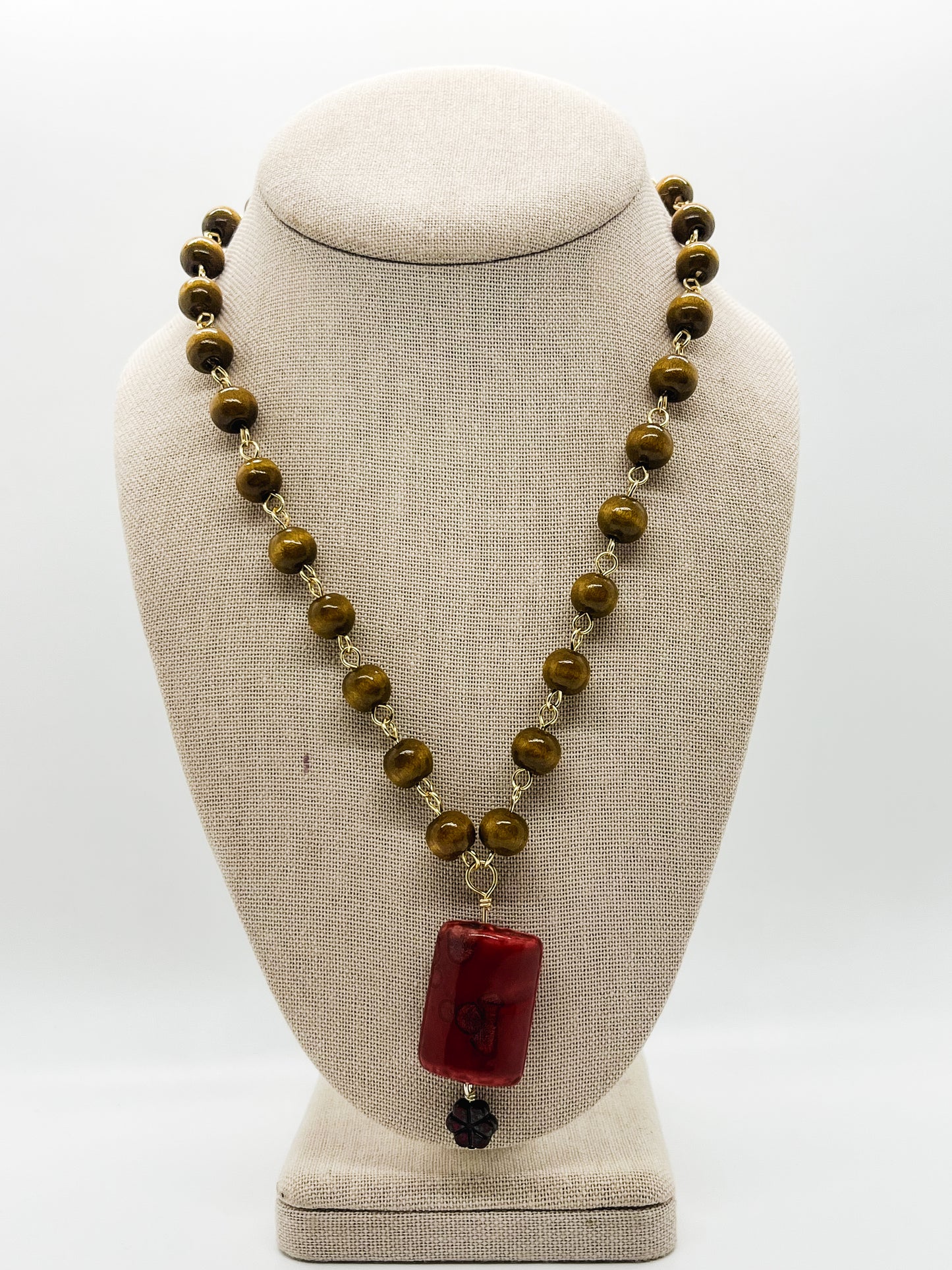 Red ceramic & flower necklace