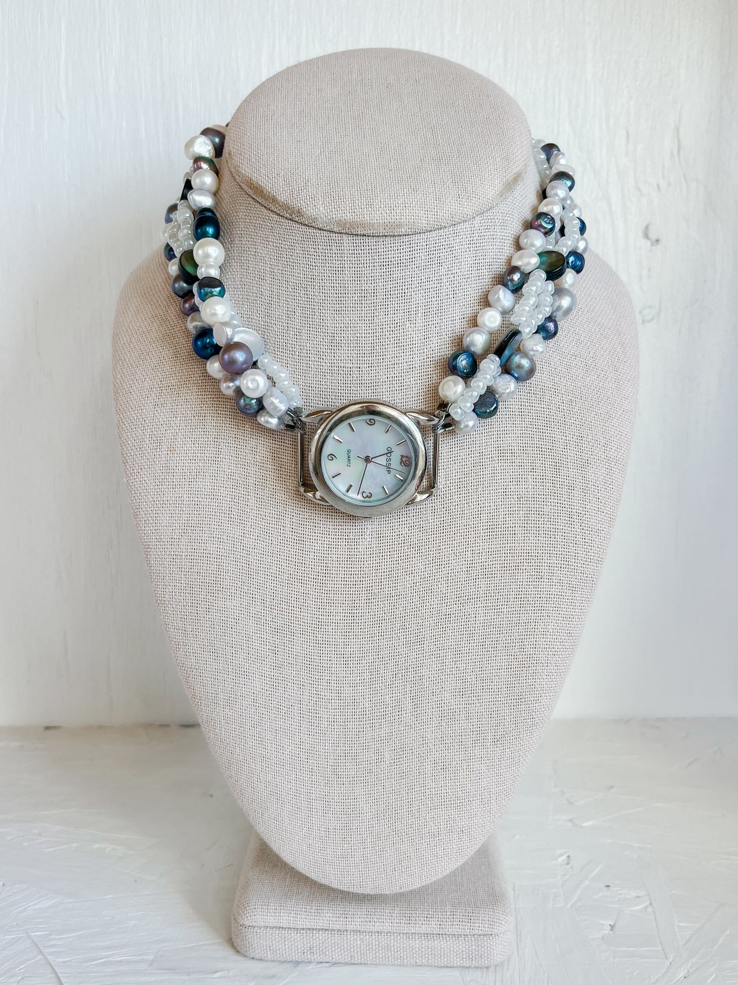 Tabitha choker