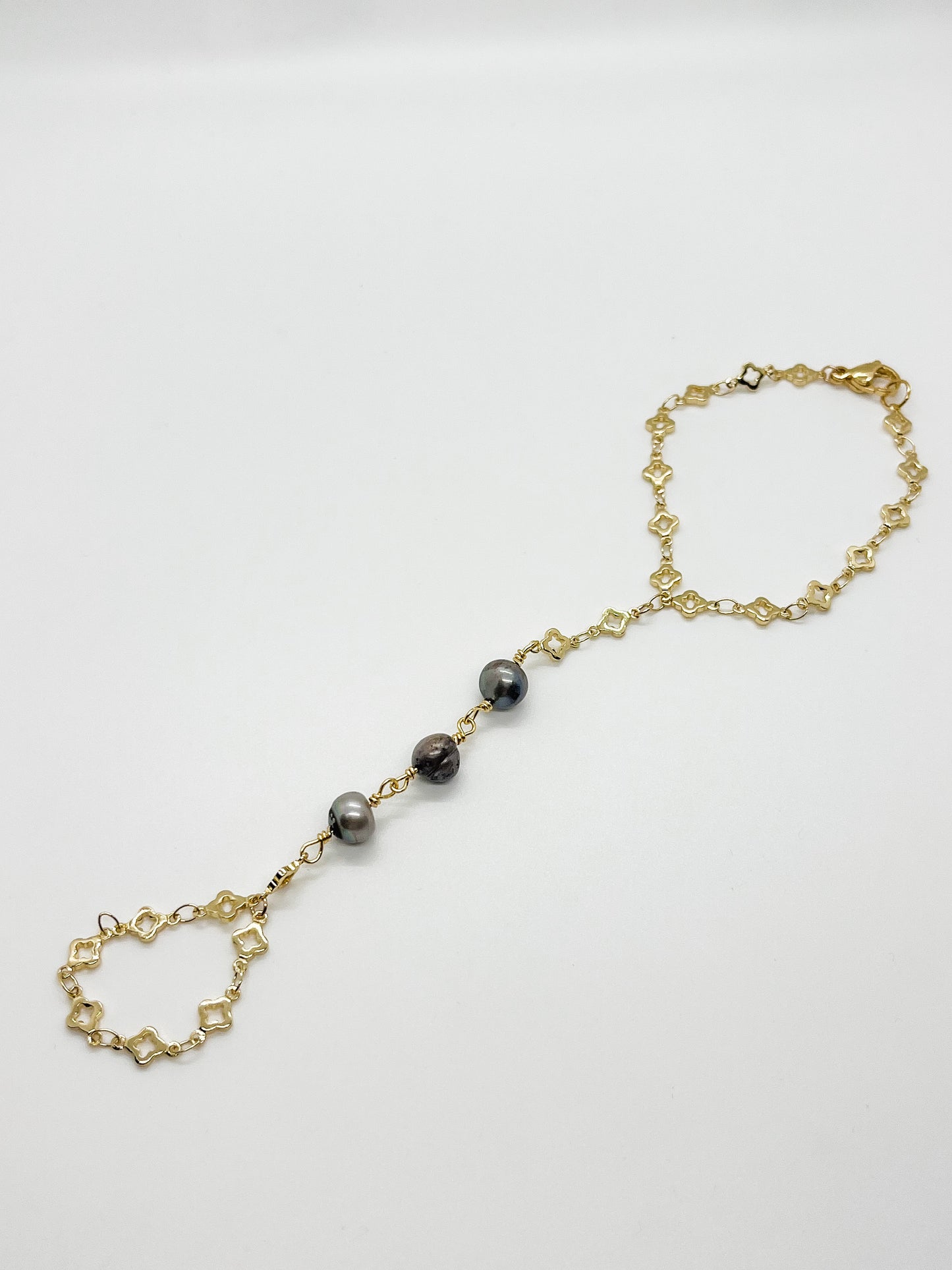 Andreina hand chain