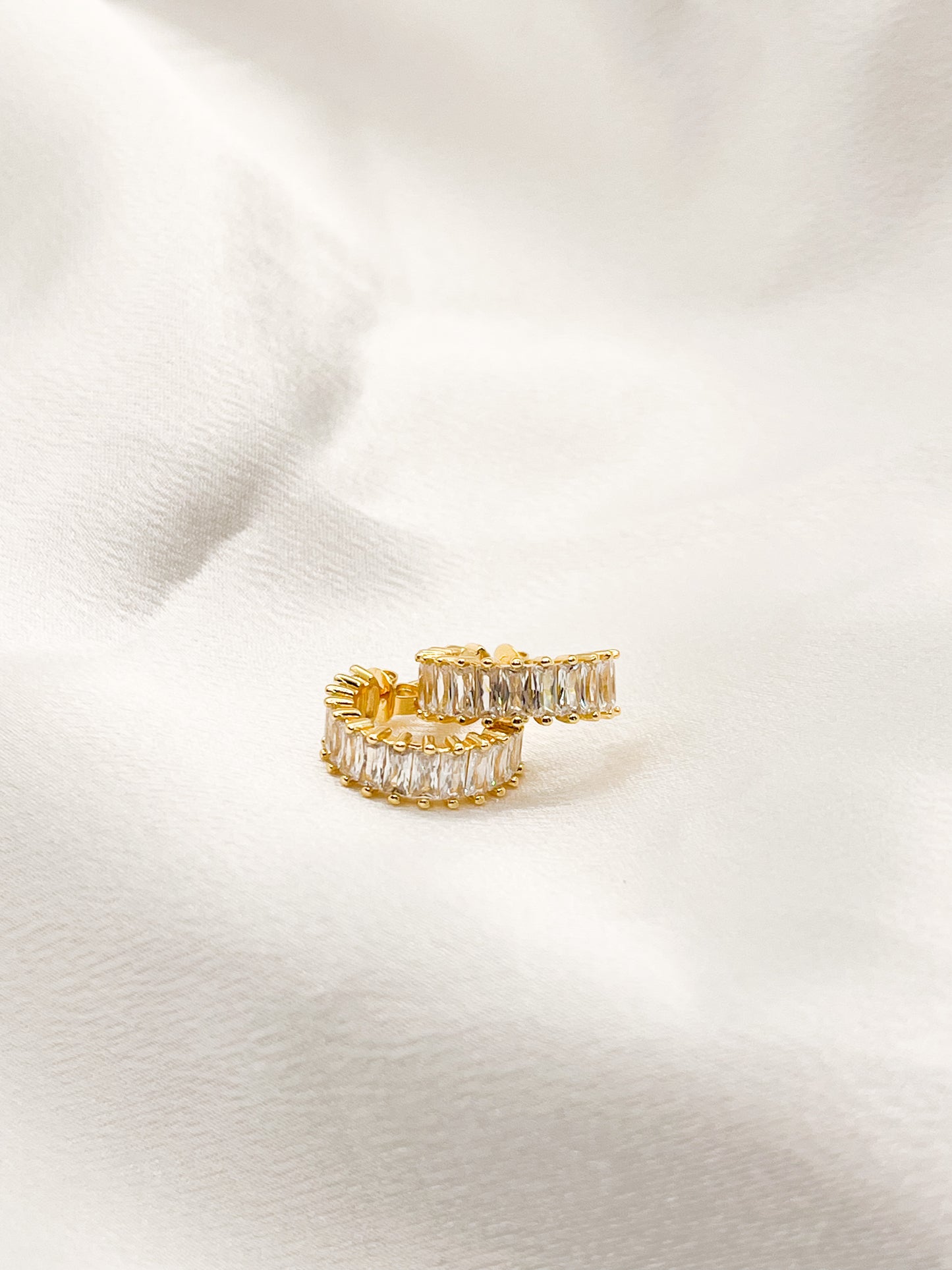 Aphrodite hoops