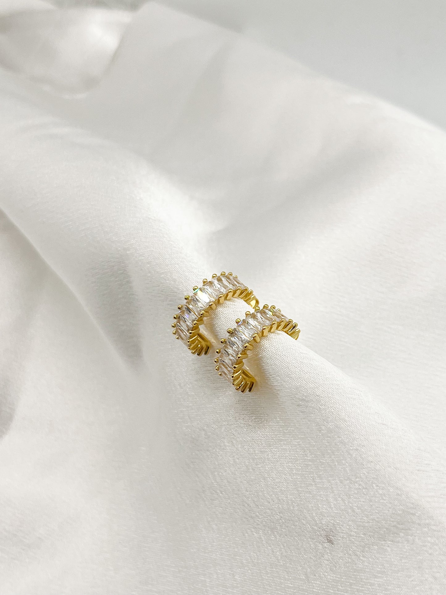 Aphrodite hoops