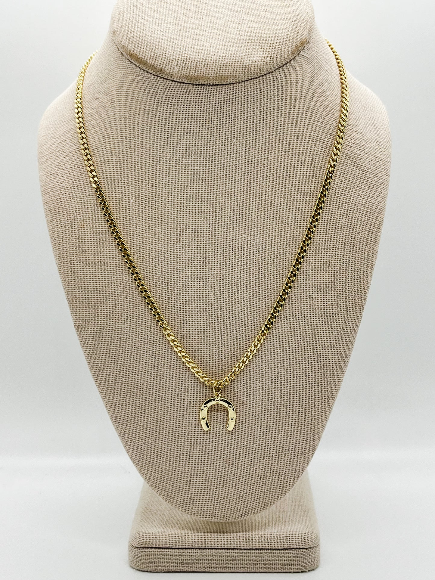 Horseshoe necklace