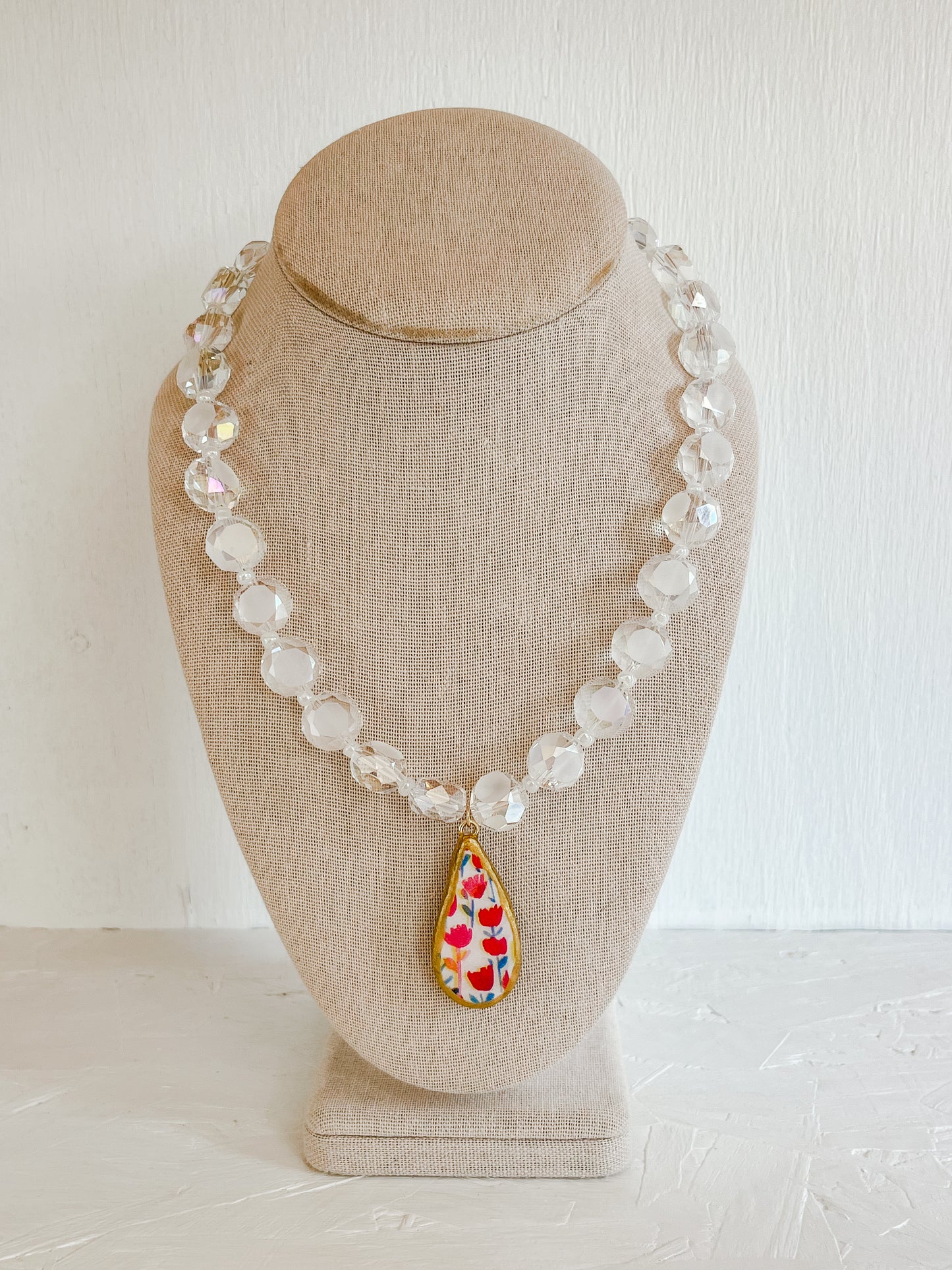 Red tulip necklace