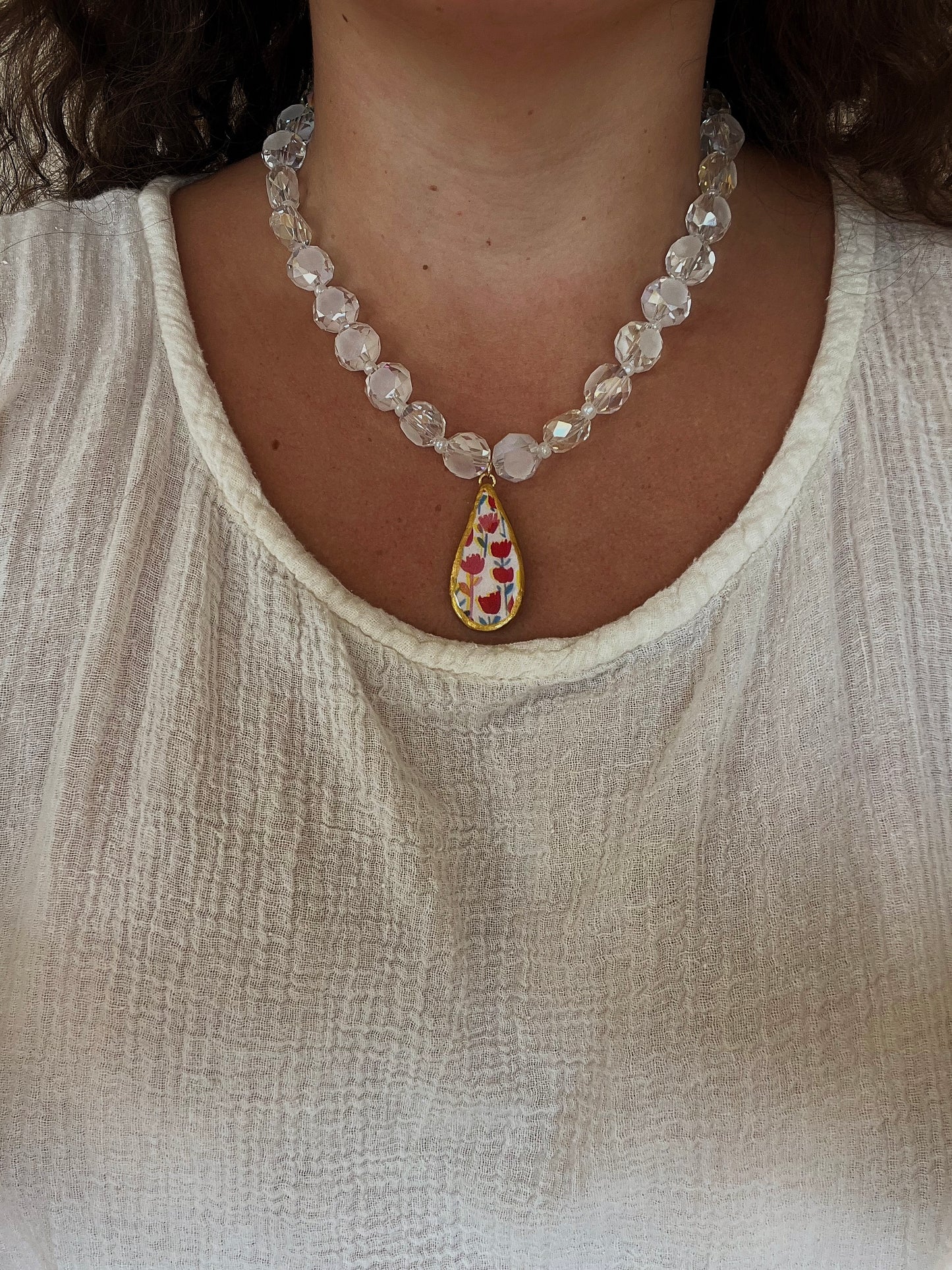 Red tulip necklace