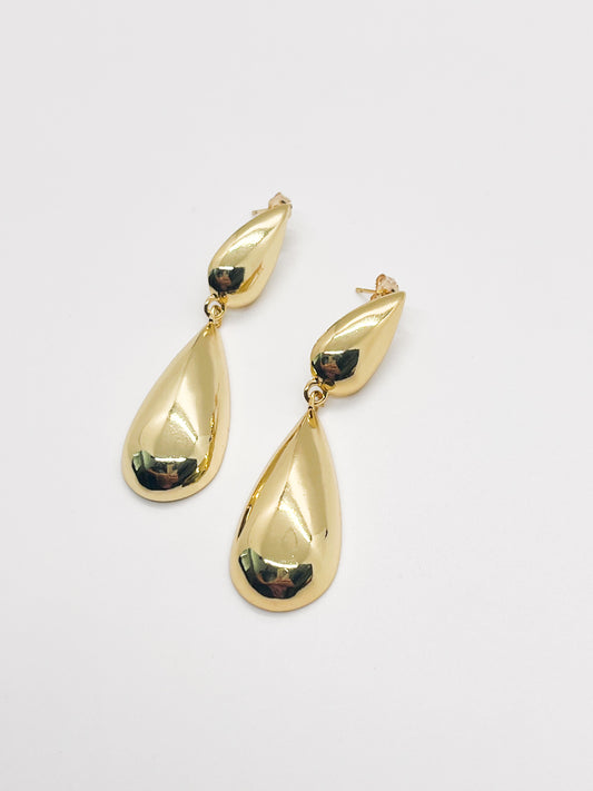 Double teardrop studs